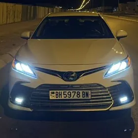 Toyota Camry 2021