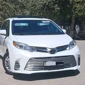 Toyota Sienna 2020
