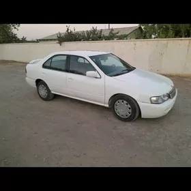 Nissan Sunny 1999