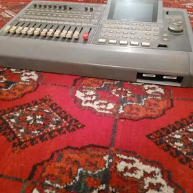 Roland 24.bit DIGITAL STDUIO