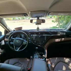 Toyota Camry 2019