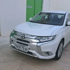 Mitsubishi Outlander 2022
