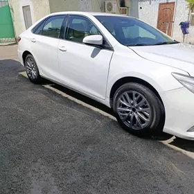 Toyota Camry 2017
