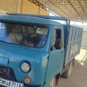 UAZ 452 2004