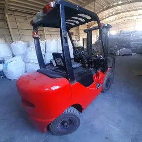 Kara Forklift 2012