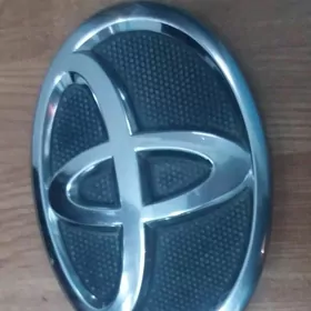 Tayota kemri emblemm
