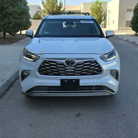 Toyota Highlander 2021