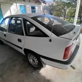 Opel Vectra 1990