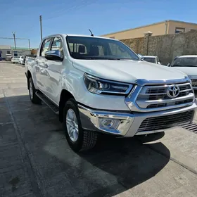 Toyota Hilux 2024