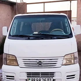 Nissan Urvan 2004