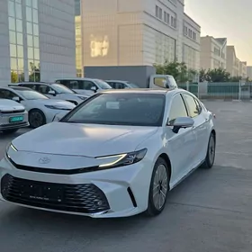 Toyota Camry 2025