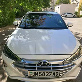 Hyundai Elantra 2020