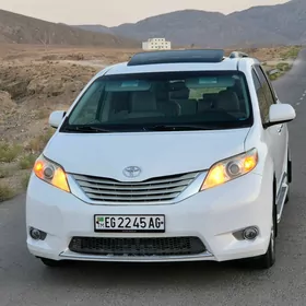 Toyota Sienna 2011