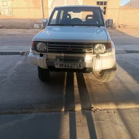 Mitsubishi Pajero 1993