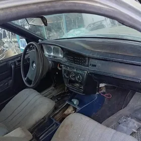 Mercedes-Benz 190E 1989