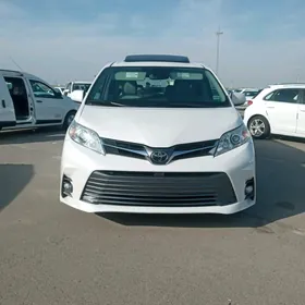 Toyota Sienna 2020