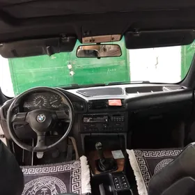 BMW 525 1988