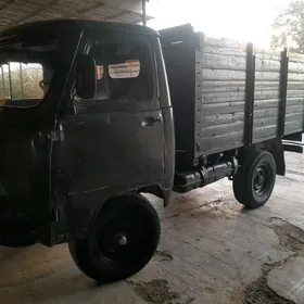 UAZ 2206 1987