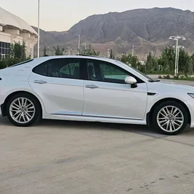 Toyota Camry 2018