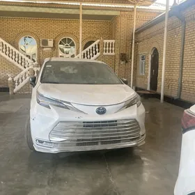 Toyota Sienna 2021