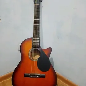 Gitara akustik