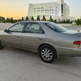 Toyota Camry 2001