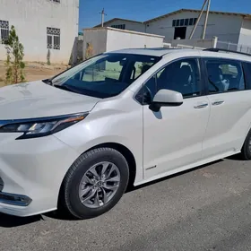 Toyota Sienna 2021