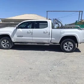 Toyota Tacoma 2017