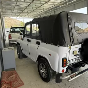 UAZ 469 2000