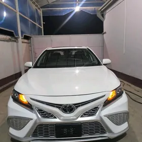 Toyota Camry 2021