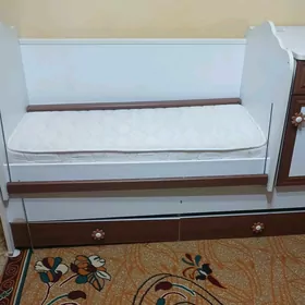 ПРОДАМ КРОВАТЬ KROWAT
