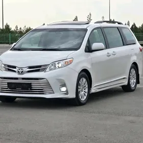 Toyota Sienna 2017