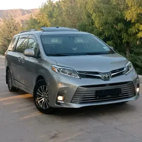 Toyota Sienna 2020