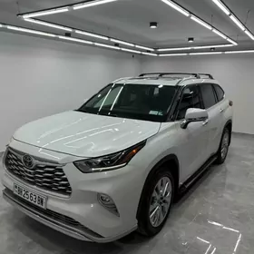 Toyota Highlander 2023