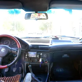 BMW 525 1990