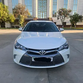Toyota Camry 2017