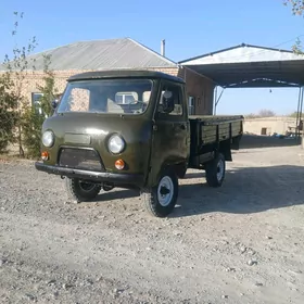 UAZ 452 1980