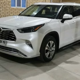Toyota Highlander 2022