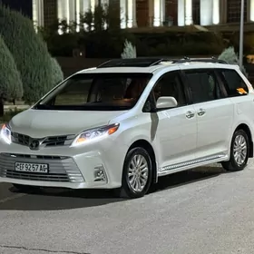 Toyota Sienna 2016