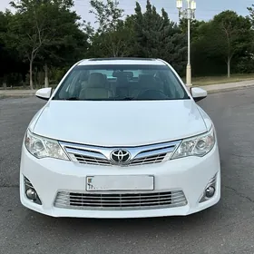 Toyota Camry 2014