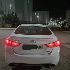 Hyundai Elantra 2012