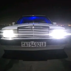 Mercedes-Benz 190E 1985