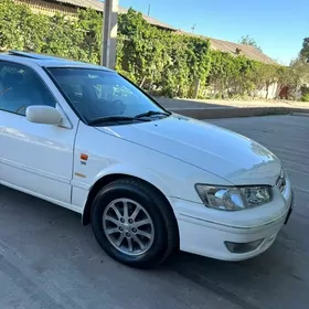 Toyota Camry 2000