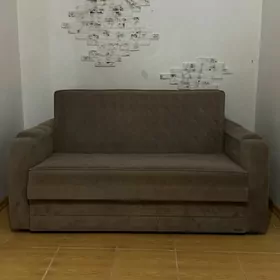 Диван