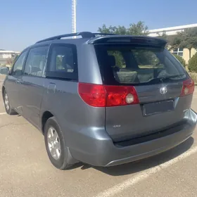 Toyota Sienna 2008