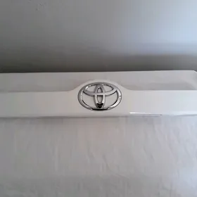 TOYOTO KAMRY