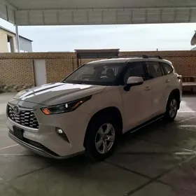 Toyota Highlander 2021