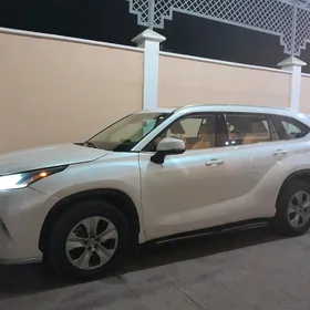 Toyota Highlander 2021