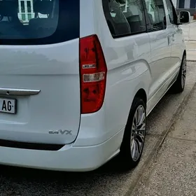 Hyundai H-1 2010