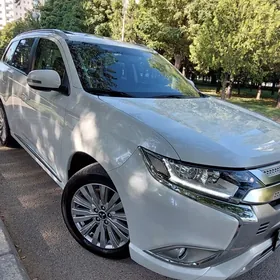 Mitsubishi Outlander 2022
